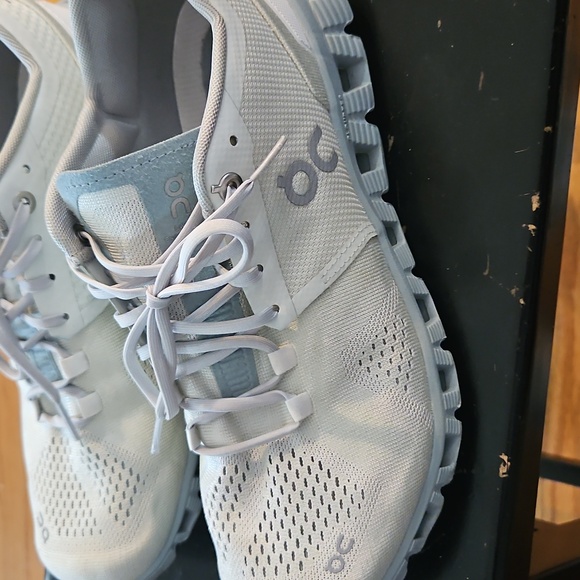 Oncloud Women  Athletic Sneakers - Picture 2 of 7